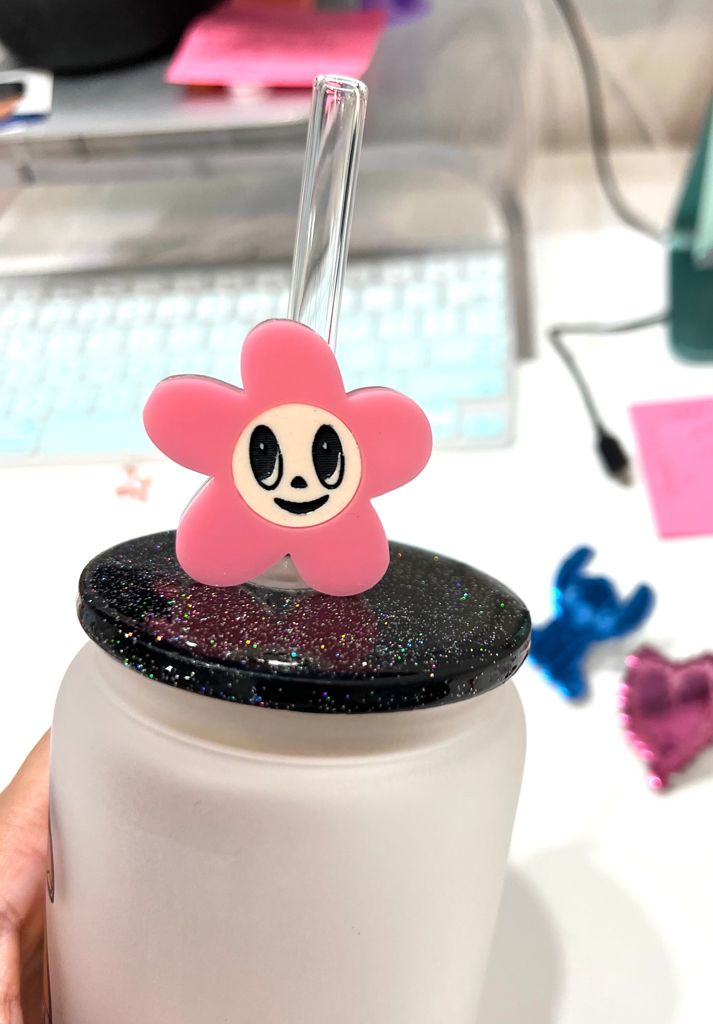 "KG" FLOWER STRAW CHARM